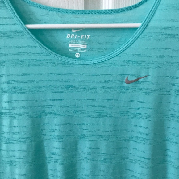 Nike Top - Picture 2 of 6